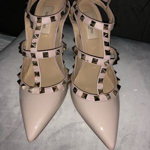 Valentino Garavani Rockstud T-Strap Pump